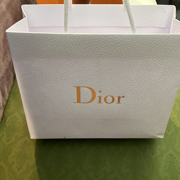 🤍💜DIOR🤍💜 shopping bag✨ Will give bag if someone buy’s Dior from me 🥰 - Picture 4 of 4